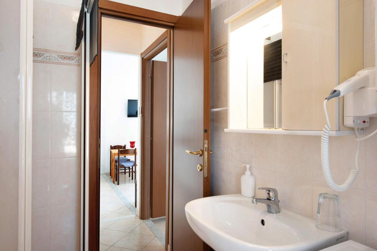 Trilocale San Nazario Apartment วาราซเซ ภายนอก รูปภาพ