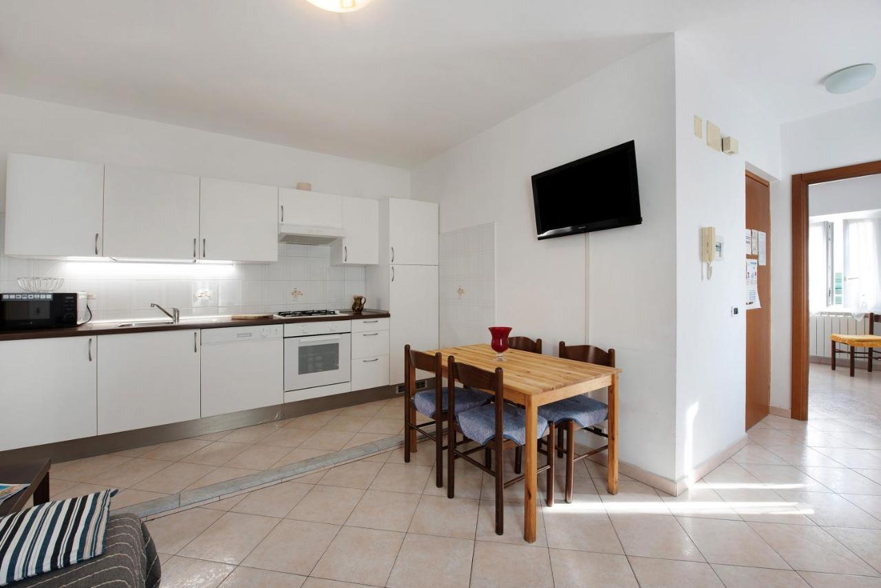 Trilocale San Nazario Apartment วาราซเซ ภายนอก รูปภาพ